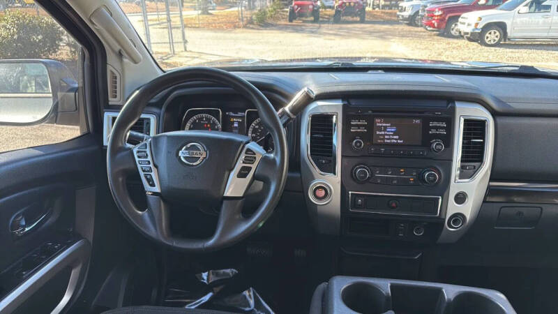 2017 Nissan Titan
