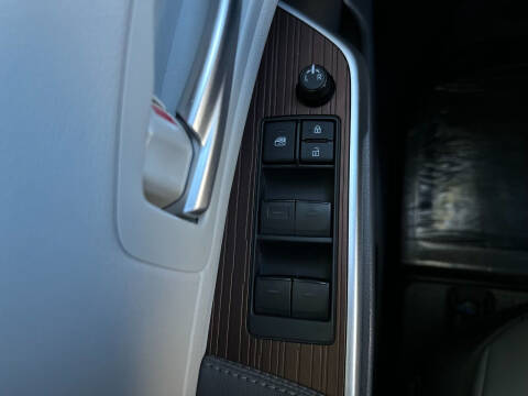 2023 Toyota Sienna XLE 8-Passenger