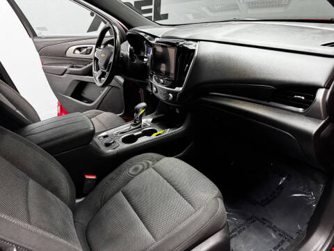 2022 Chevrolet Traverse LT Cloth