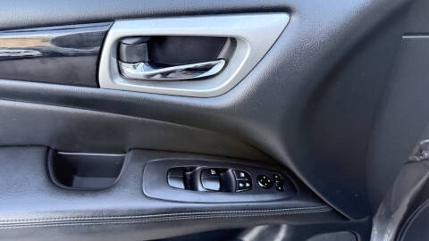 2019 Nissan Pathfinder S