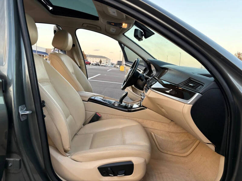 2015 BMW 5 Series 528i