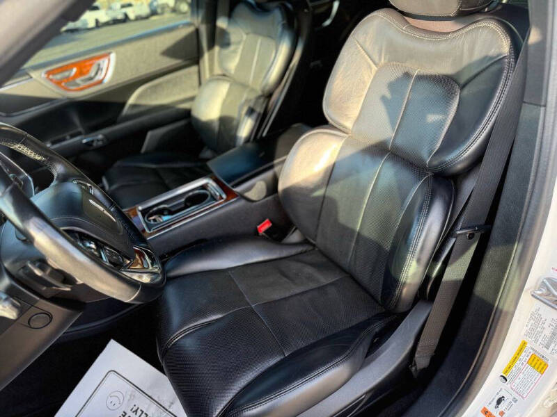 2019 Lincoln Continental Select