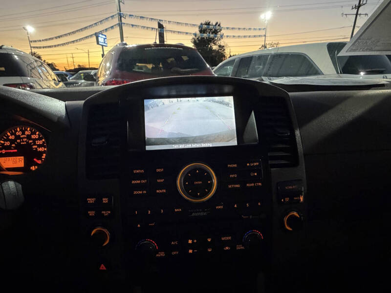 2008 Nissan Pathfinder LE V8