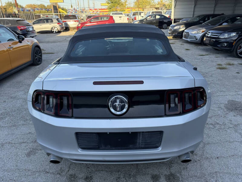 2014 Ford Mustang V6