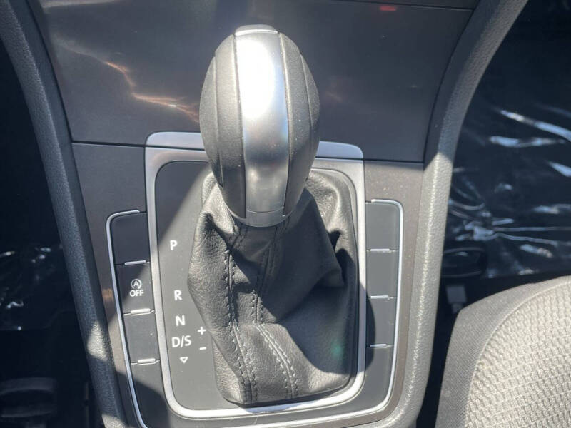2019 Volkswagen Golf S