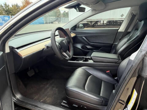 2020 Tesla Model 3 Standard Range