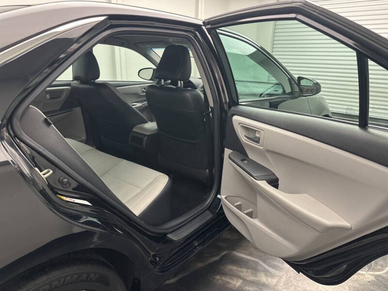 2017 Toyota Camry SE