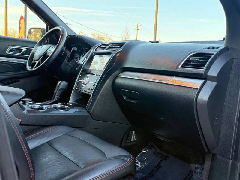 2017 Ford Explorer Sport