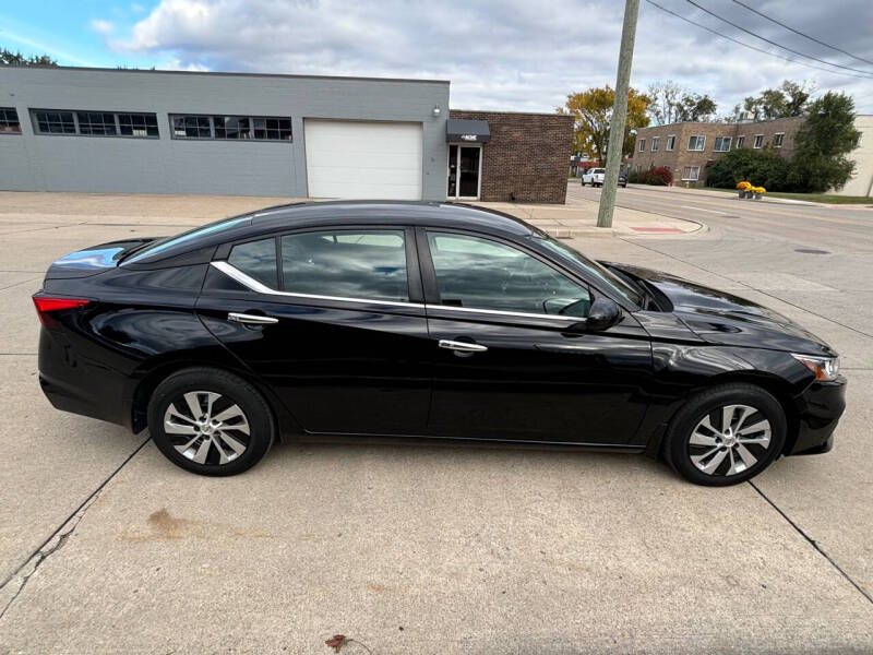 2021 Nissan Altima S photo 10