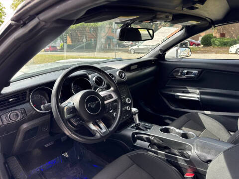 2017 Ford Mustang V6