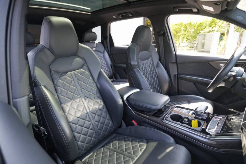 2022 Audi SQ7 4.0T quattro Premium Plus