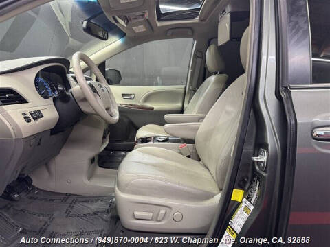 2013 Toyota Sienna XLE 8-Passenger