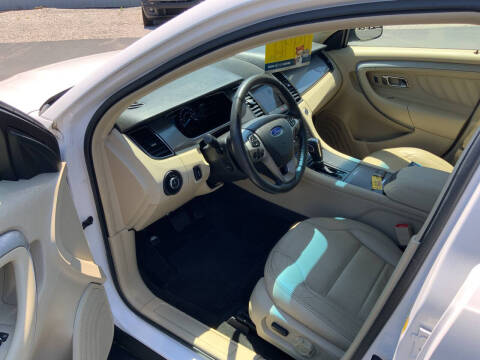 2016 Ford Taurus SEL