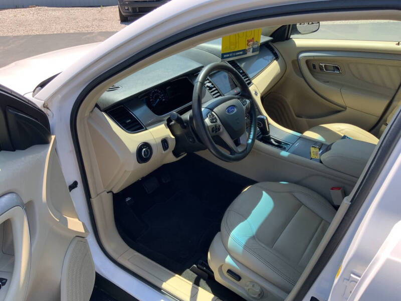 2016 Ford Taurus SEL