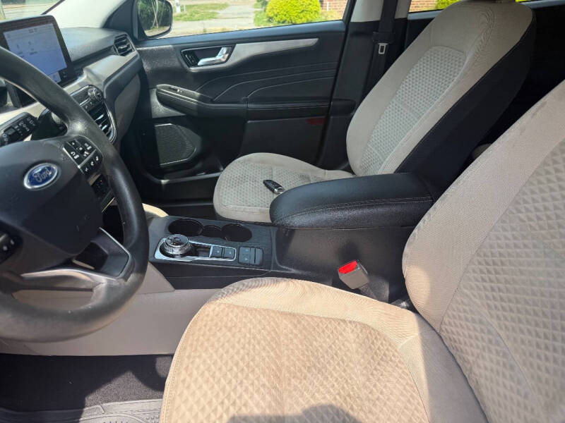2021 Ford Escape SE