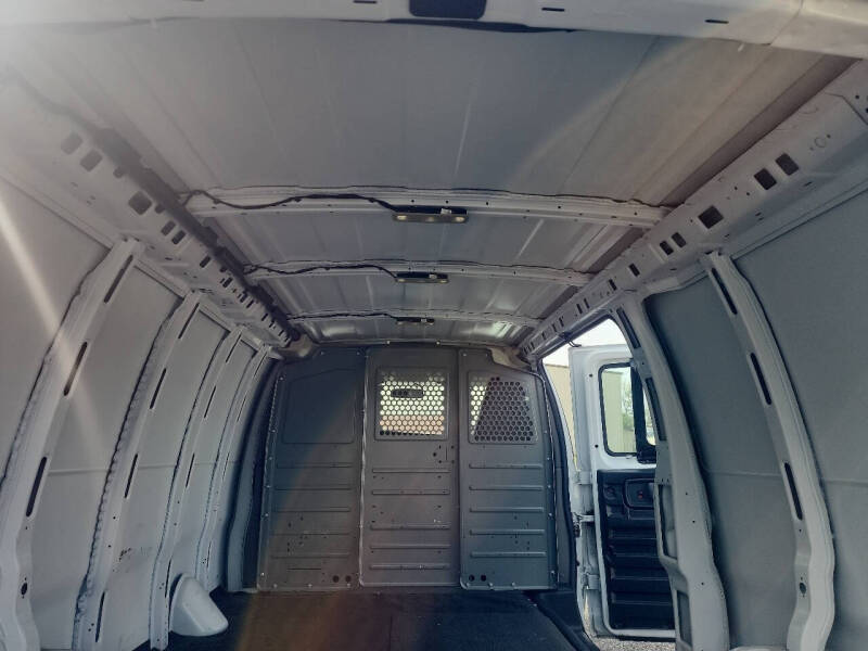 2022 Chevrolet Express 2500