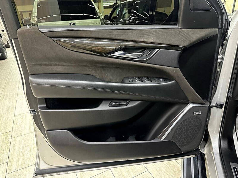 2017 Cadillac Escalade Platinum