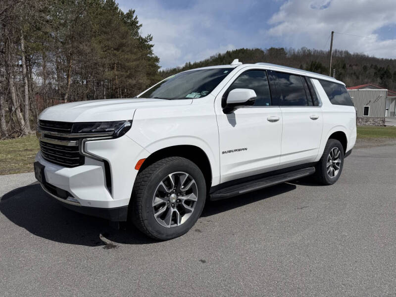 2022 Chevrolet Suburban 4WD 1500 LT's photo