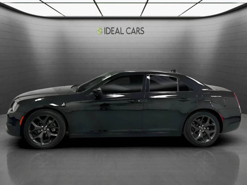 2022 Chrysler 300 Touring
