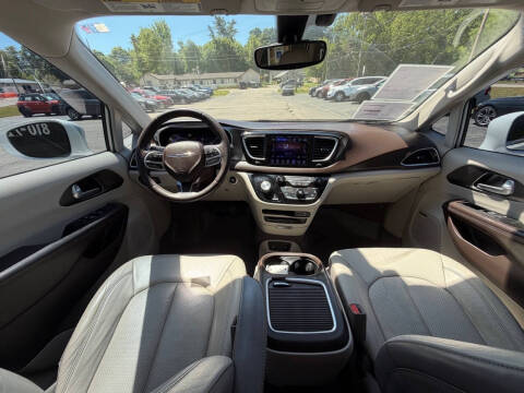 2017 Chrysler Pacifica Touring-L Plus