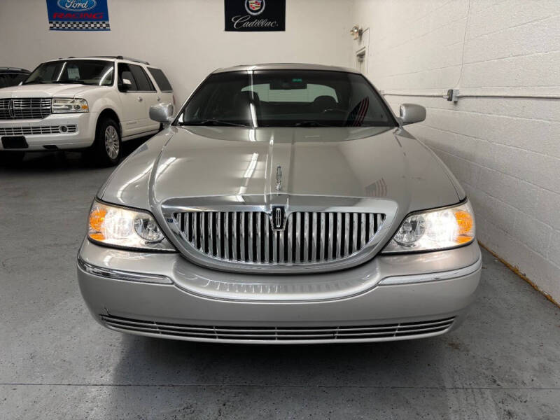 2006 Lincoln Town Car Signature Limited