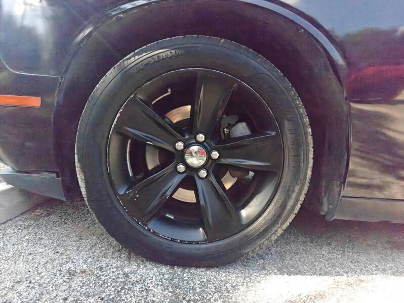2016 Dodge Challenger SXT Plus