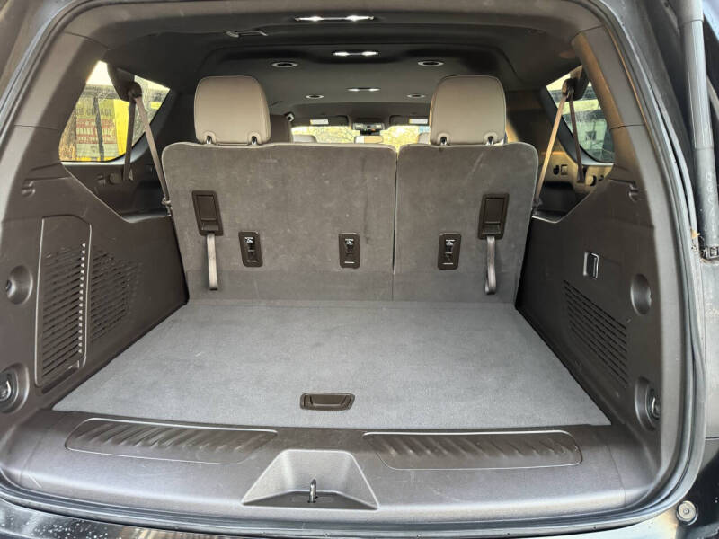 2023 Chevrolet Suburban LT