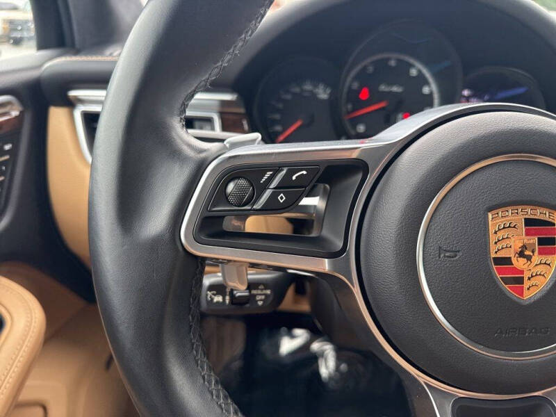 2017 Porsche Macan