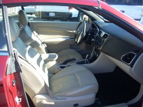 2013 Chrysler 200 Limited