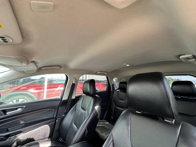 2021 Ford Edge Titanium