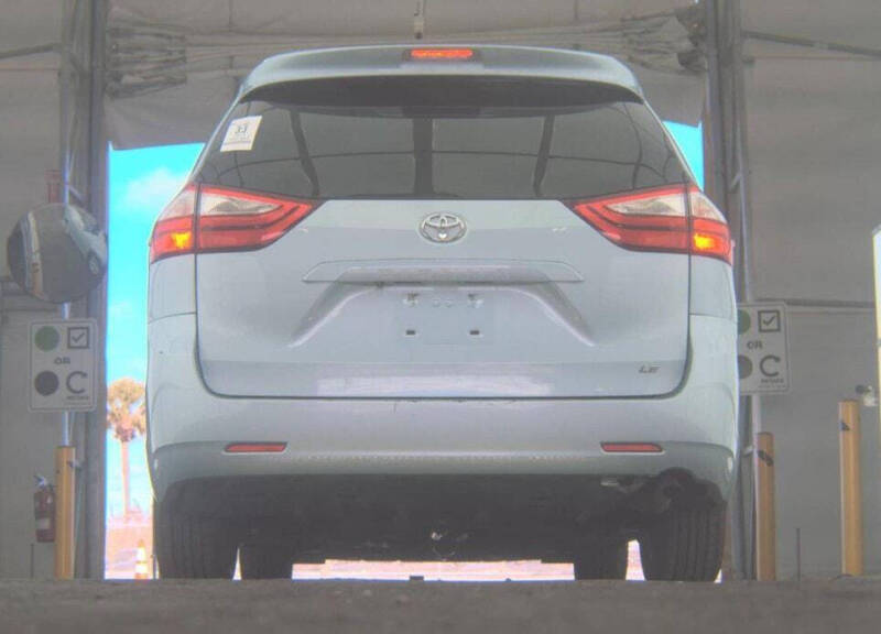 2015 Toyota Sienna LE 8-Passenger