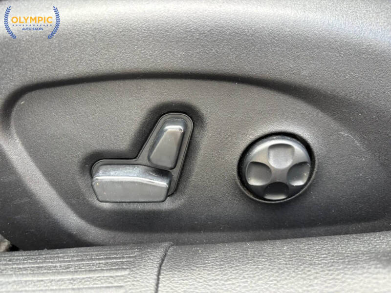 2017 Chrysler 200 Limited Platinum