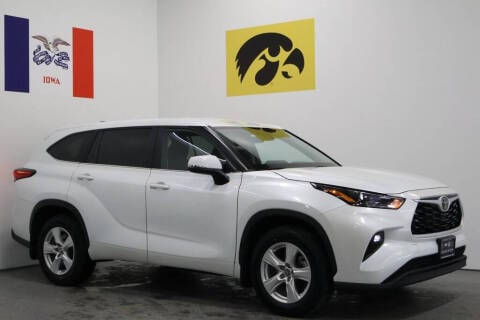 2023 Toyota Highlander for sale at Carousel Auto Group in Iowa City IA