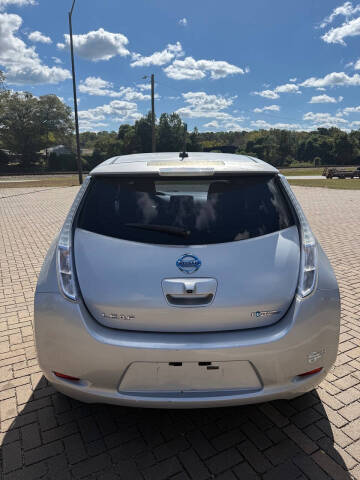 2011 Nissan LEAF SL
