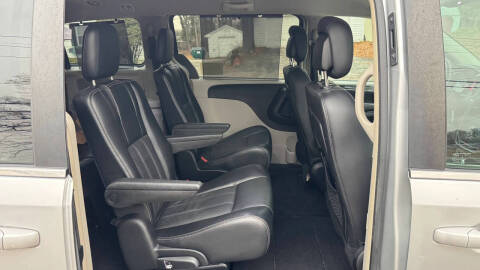 2011 Chrysler Town and Country Touring-L