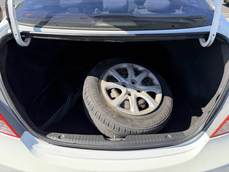 2013 Hyundai Accent GLS