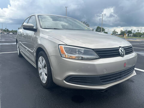 2014 Volkswagen Jetta for sale at Nation Autos Miami in Hialeah FL