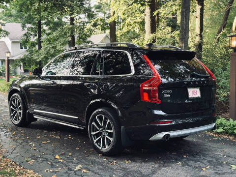 2018 Volvo XC90 T5 Momentum 7-Passenger