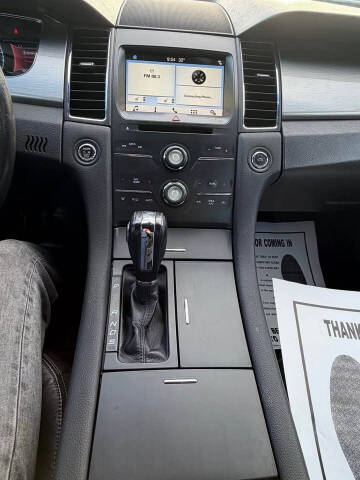 2017 Ford Taurus SEL