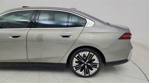 2025 BMW 5 Series 530i