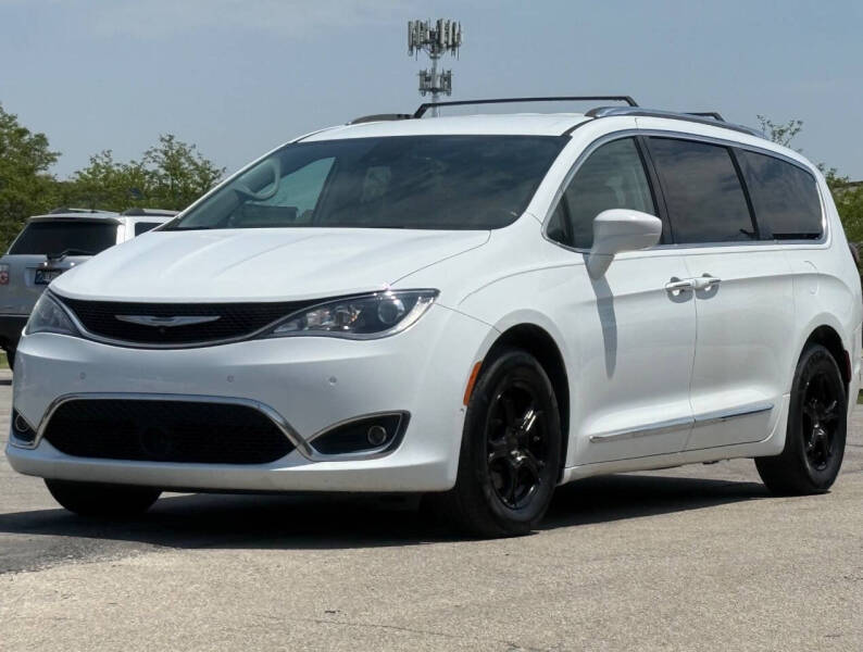 2017 Chrysler Pacifica Touring-L Plus