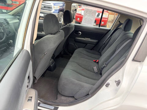 2011 Nissan Versa 1.8 S