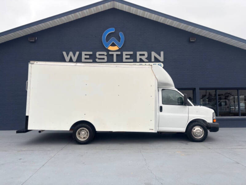 2020 Chevrolet Express FedEx Box Van