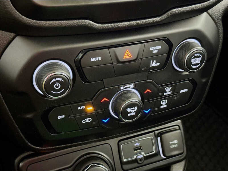 2021 Jeep Renegade Islander