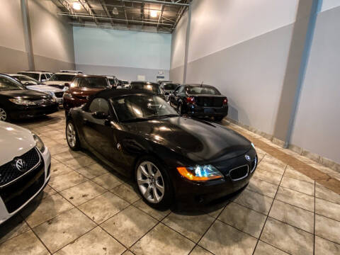2003 BMW Z4 for sale at Super Bee Auto in Chantilly VA