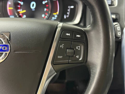 2016 Volvo V60 Cross Country T5