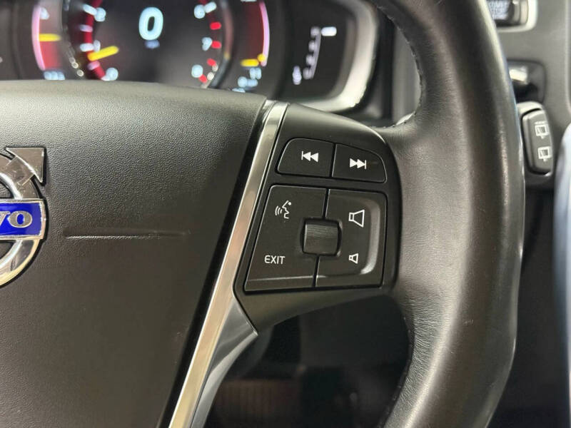 2016 Volvo V60 Cross Country T5