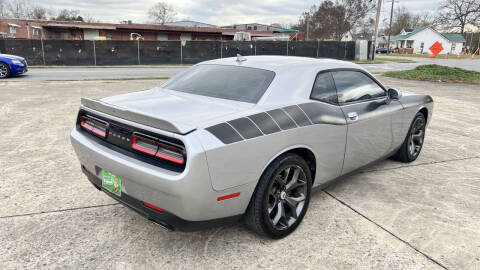 2018 Dodge Challenger SXT Plus