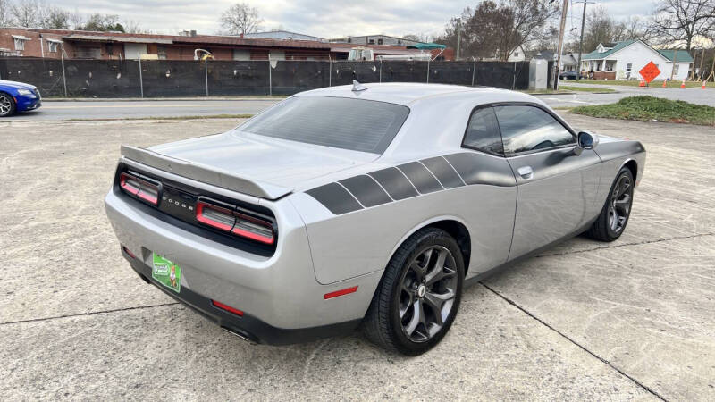 2018 Dodge Challenger SXT Plus