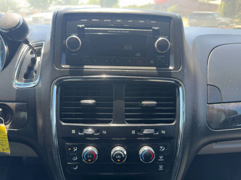 2014 Dodge Grand Caravan SE 30th Anniversary